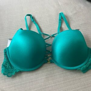 La Senza “Beyond Sexy” classic plunge bra size 34C